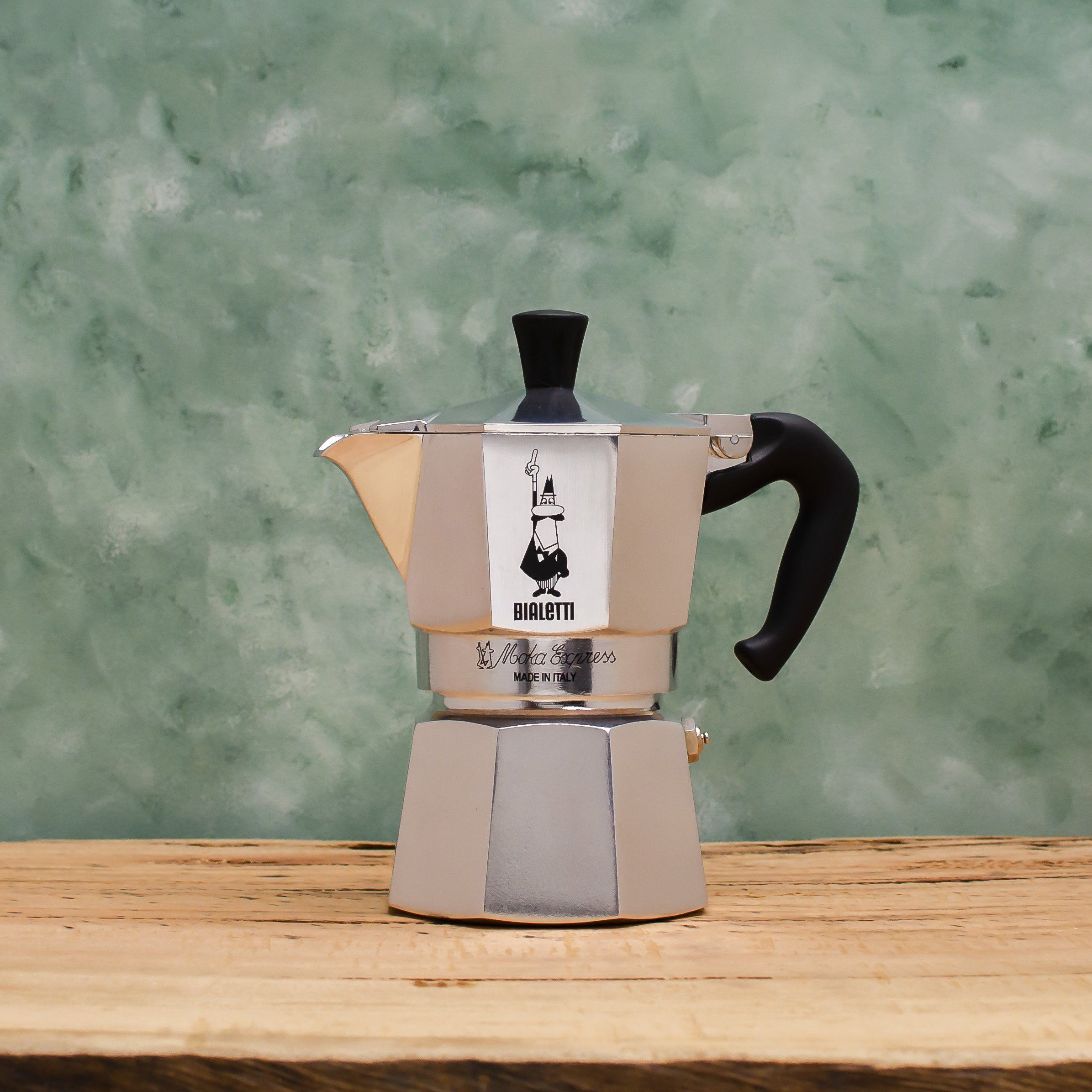 https://www.coffeacoffee.com.au/cdn/shop/products/Bialetti_Moka_Express_3_cup.jpg?v=1613380997